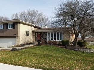 15229 Linden Dr, Oak Forest, IL 60452