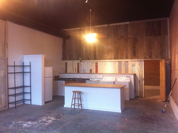 3rd image of 2727 Market St APT 2