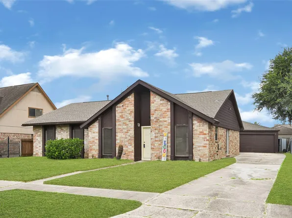 10127 Sagegate Dr, Houston, TX 77089
