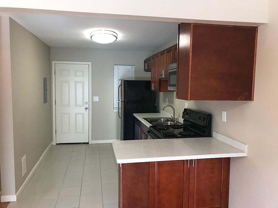 1st image of 10640 SE 16th St APT 6