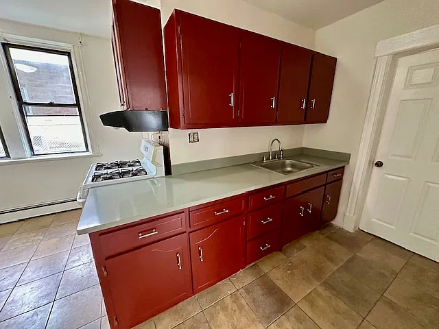 3 bed, $2,500 — Photo 1