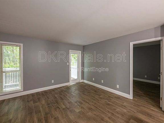 5th image of 1309 Summit North Dr NE