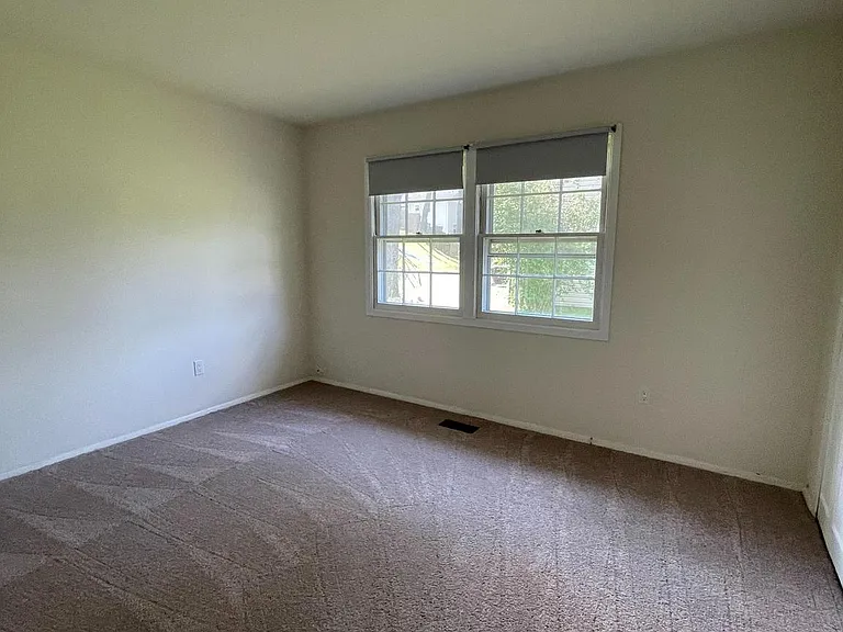 15713 Pointer Ridge Dr — Photo 11
