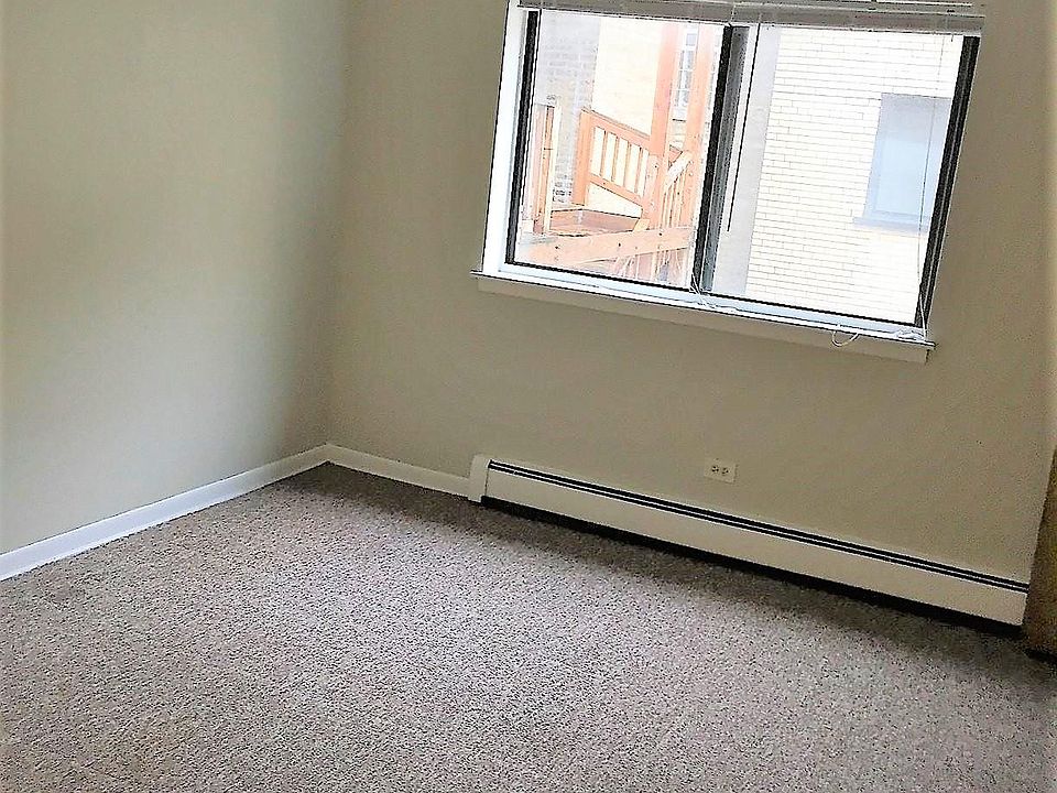 2nd image of 5420 N Kenmore Ave APT 413