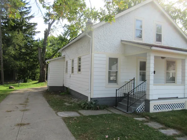 14 Elm St, Bedford, OH 44146