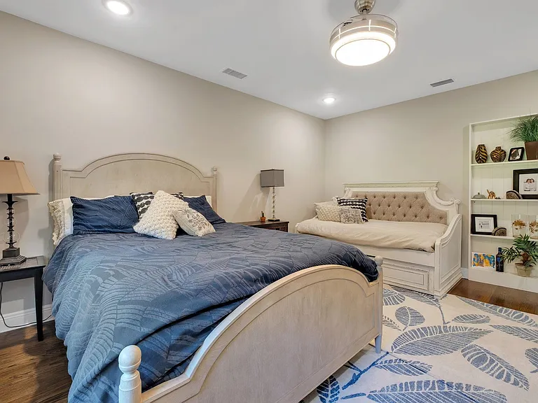 518 Ingleside Ave — Photo 19