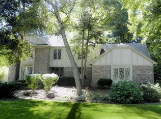 163 Grosse Pines Ct, Rochester Hills, MI 48309