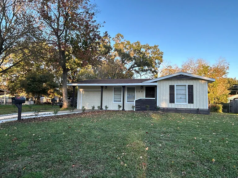 705 Azalea St — Photo 14