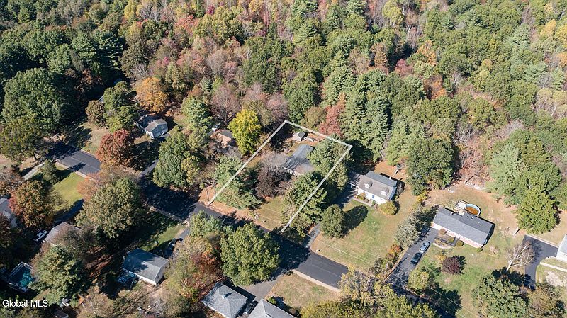 5th image of 1709 Julianne Drive
