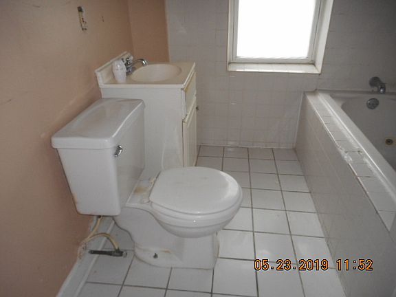 5th image of 3329 W Cuyler Ave