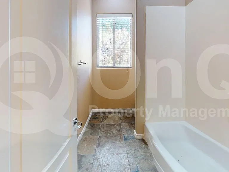 36435 N Porta Nuova Rd — Photo 27