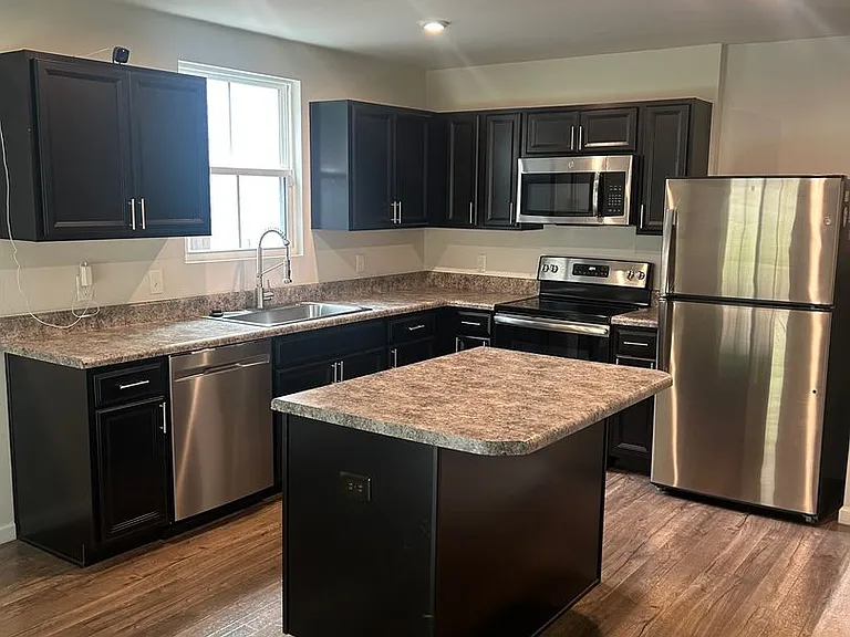 111 Portchester Ln — Photo 3