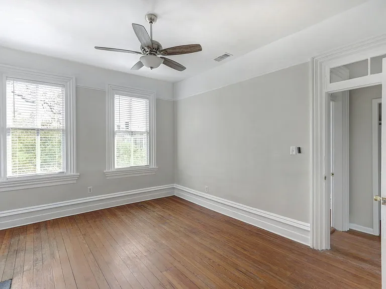 218 E Henry St #B — Photo 7