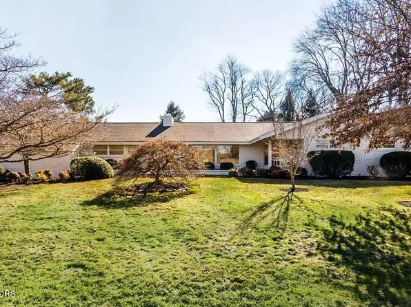 7104 Cresthill Dr, Knoxville, TN 37919