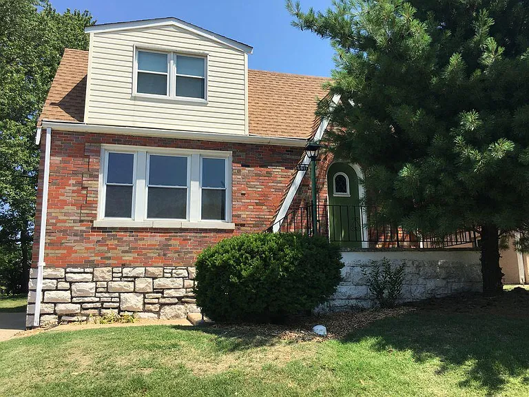 6911 Nashville Ave — Photo 2