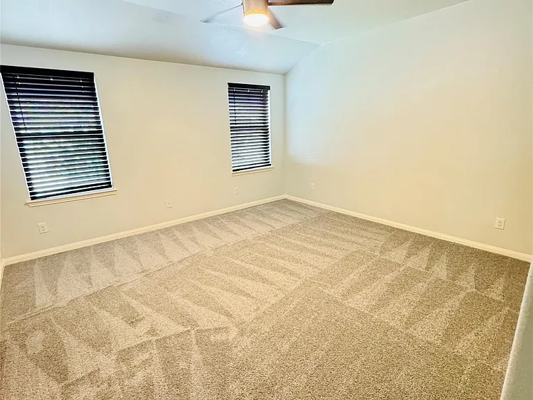2050 Wilde Elm Dr — Photo 23