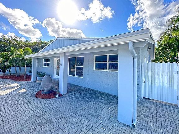 3rd image of 2749 NW 9th Avenue