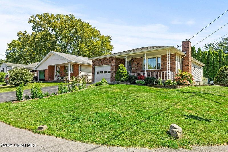 2nd image of 179 Russell Road