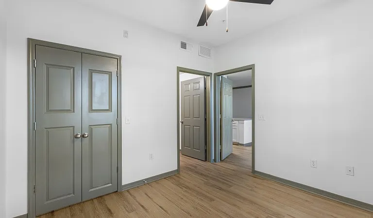 10420 McKinley Dr — Photo 16