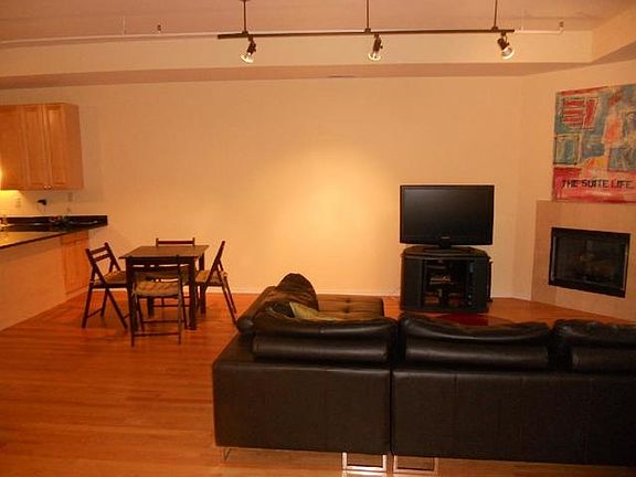 4th image of 1801 S Michigan Ave Unit 205