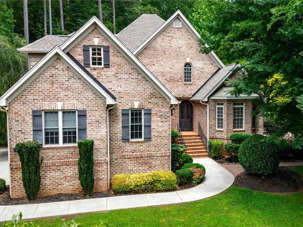 518 Heron Cove Cir, Seneca, SC 29672