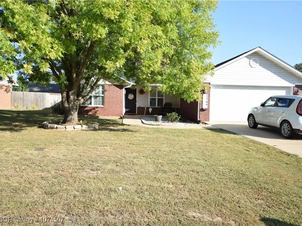 1209 E Marie Dr, Sallisaw, OK 74955