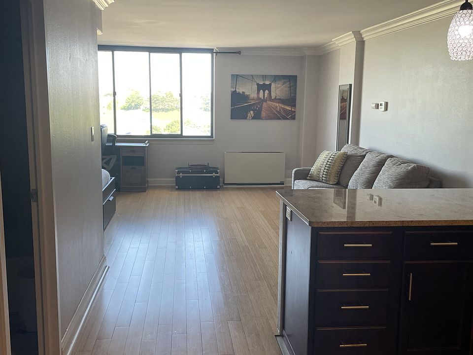 1st image of 700 E 8th St Unit 7L
