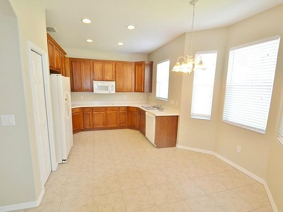 5th image of 10702 Deerberry Dr