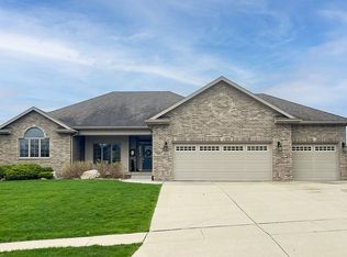 3918 Fieldstone Blvd, Cedar Falls, IA 50613