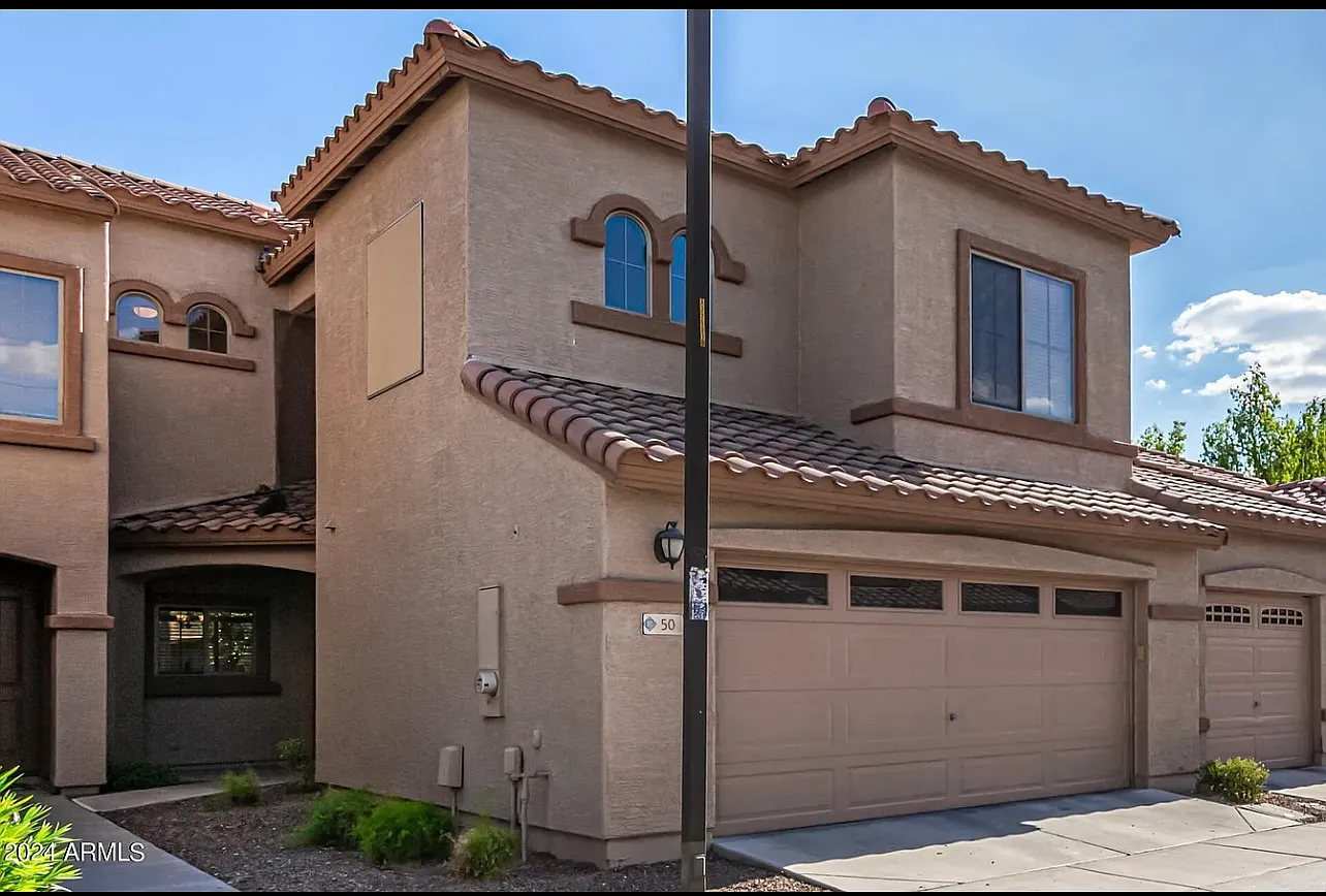 3 bed, 2.5 bath, 1744 sqft, $2,900 — Photo 1