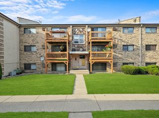 5117 N East River Rd Unit 3H, Chicago, IL 60656
