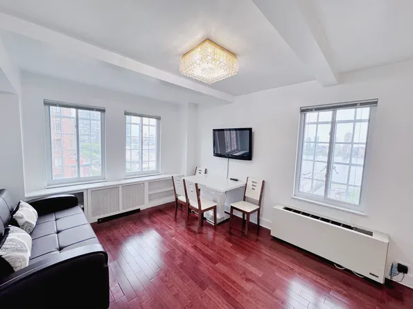 25 Tudor City Place image 1 of 10