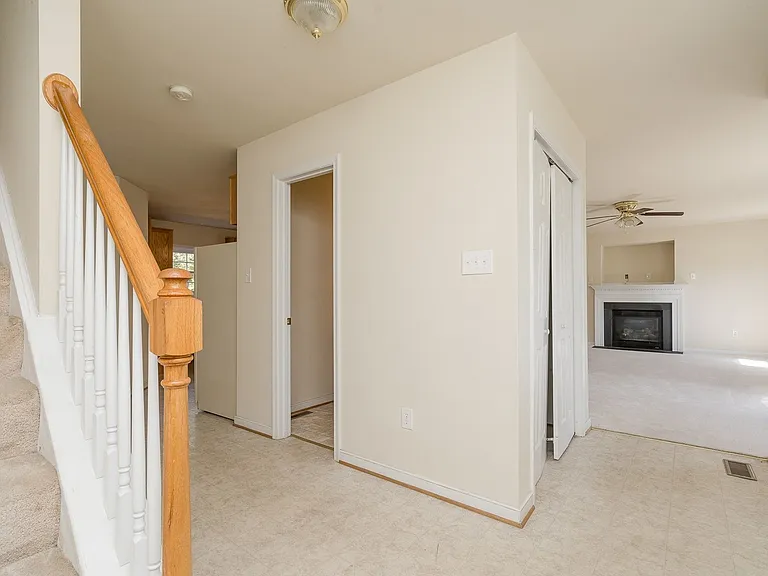 2916 Greenway Ave — Photo 4