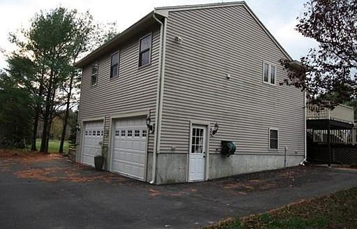 4th image of 9 Flintlock Ln