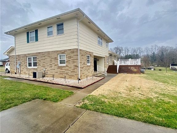 3rd image of 46518 W Almar Ln