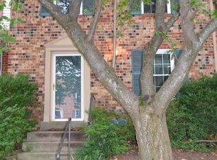 10337 Granite Creek Ln, Oakton, VA 22124