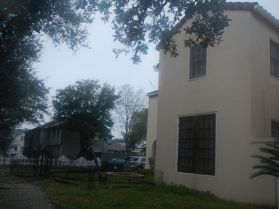 2nd image of 5847 Fontainebleau Dr