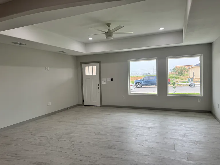1432 El Caporal Dr — Photo 4