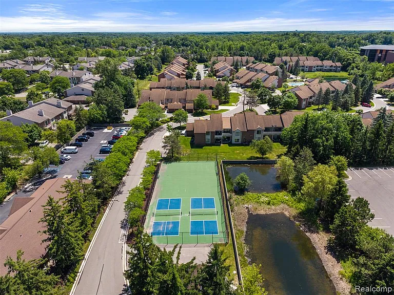 6680 Ridgefield Cir — Photo 44