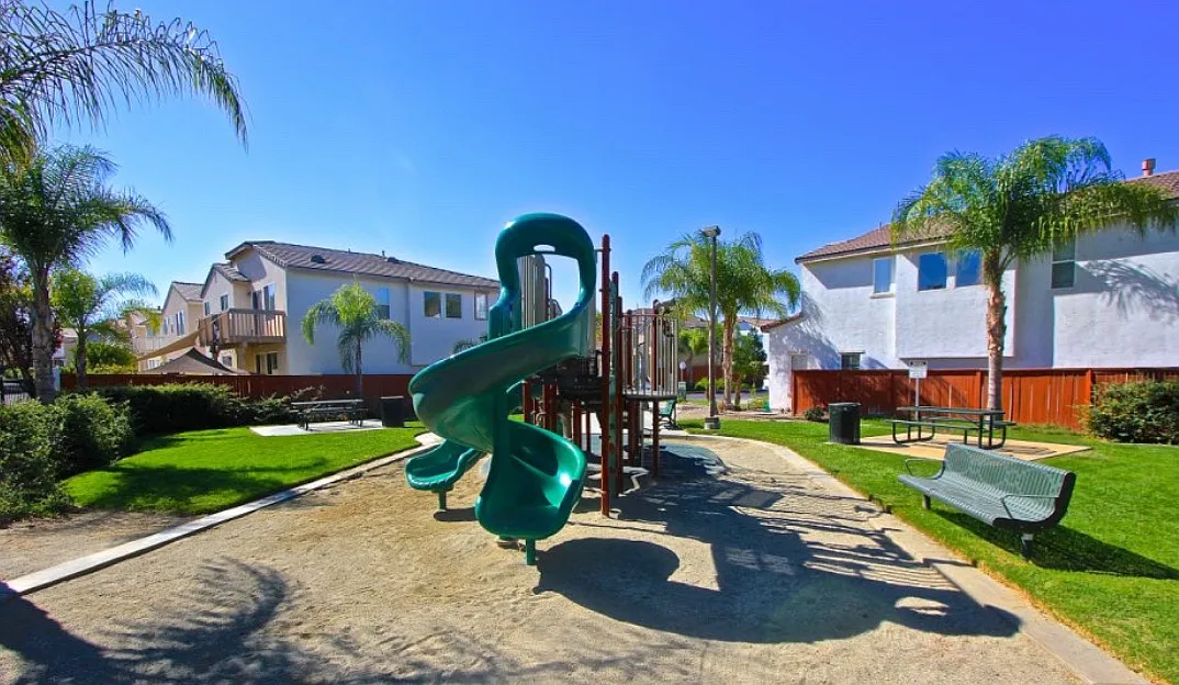 Gardenvail Dr, Temecula — Photo 2