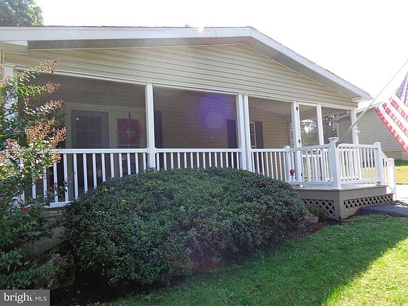 2nd image of 104 Stillwagon Ln