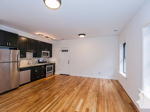 2nd image of 2203 W Eastwood Ave #3