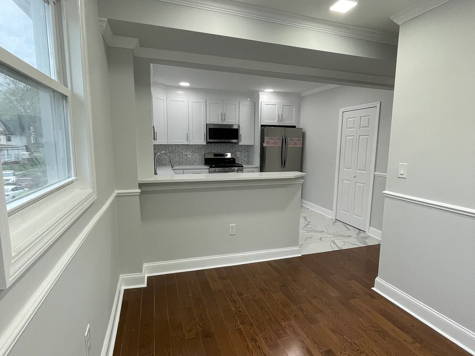 3 bed, 1100 sqft, $3,000 — Photo 4