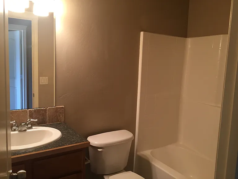 4526 W Brennen St — Photo 3