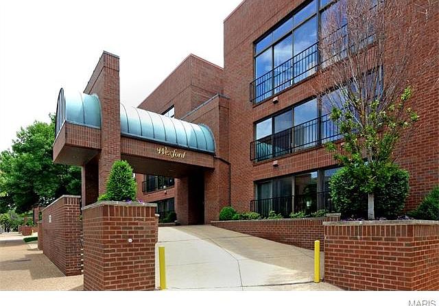 1st image of 4540 Laclede Ave APT 207
