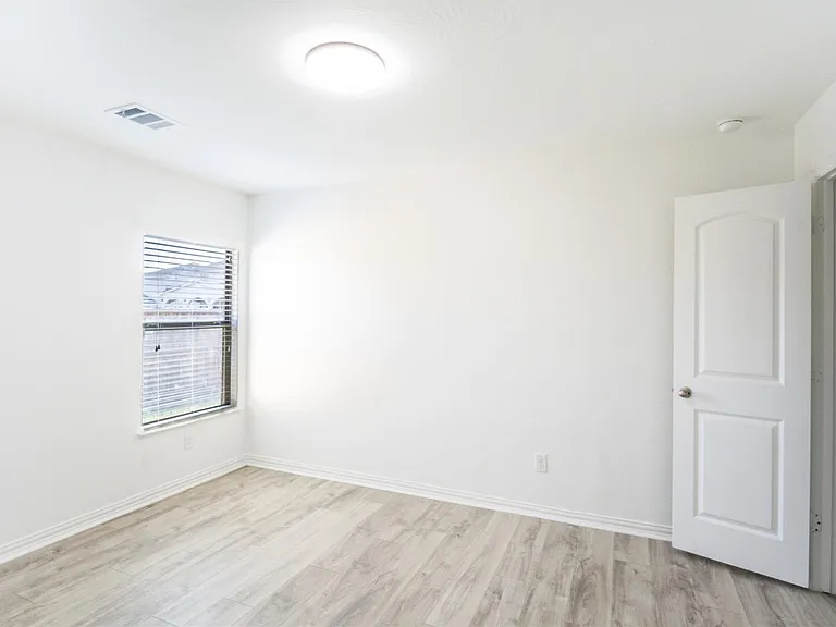 9918 Hideaway Bend Ln — Photo 11