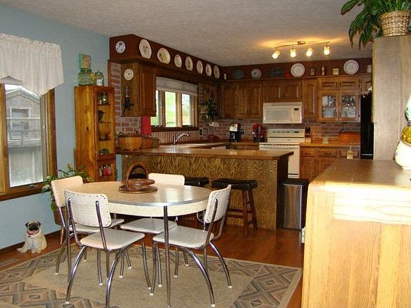 2nd image of 3204 Kennedy Way