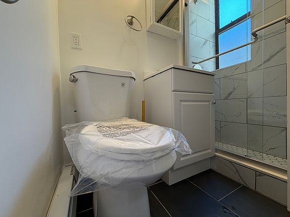 3rd image of 81 Park Dr APT 1