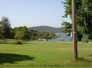 928 Parkview Dr, Hollister, MO 65672