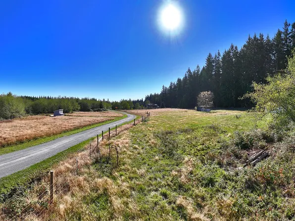 7110 Olin Place, Clinton, WA 98236